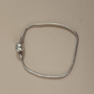 Essence bracelet